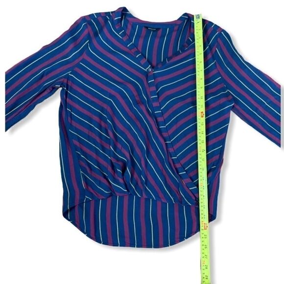 Rw&co Crossover Blouse - Picture 9 of 9